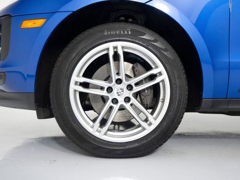 Certified 2019 Porsche Macan AWD/4WD image 18