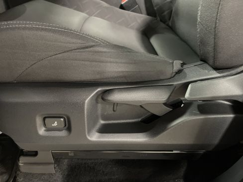 Used 2024 Toyota Tacoma SR image 12