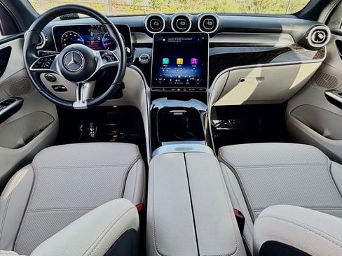 Used 2026 Mercedes-Benz GLC 300 4MATIC image 31