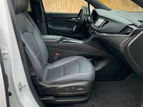 Used 2022 Buick Enclave Premium image 26