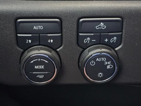 Used 2024 Chevrolet Silverado 1500 LT AWD/4WD image 24
