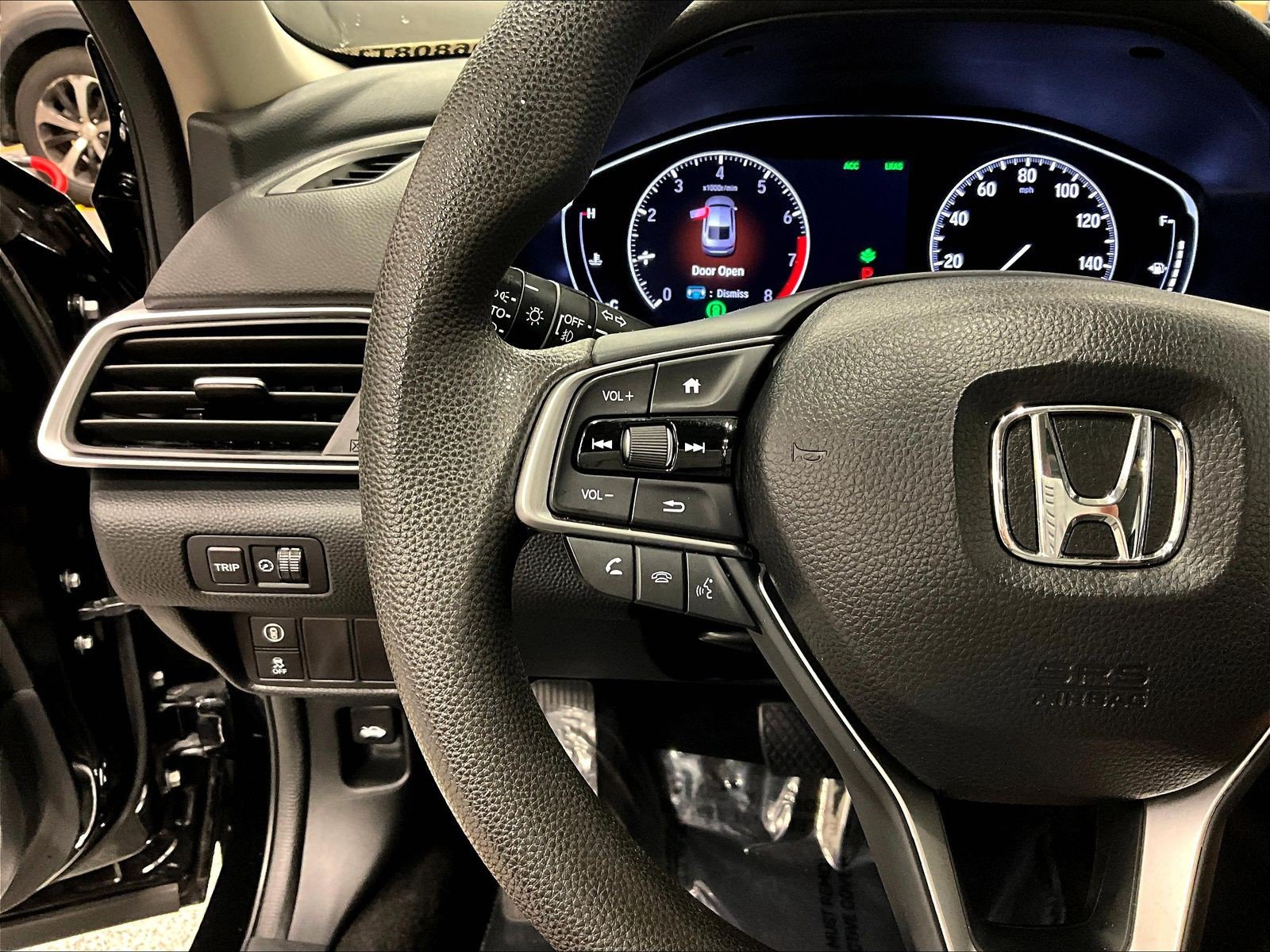 Used 2018 Honda Accord EX image 11