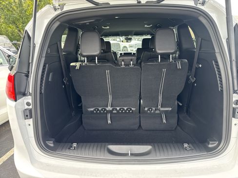New 2026 Chrysler Voyager LX image 9