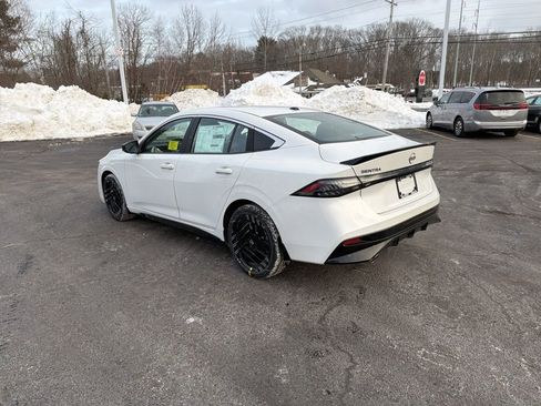 New 2026 Nissan Sentra SR w/ Floor Mat Package image 3