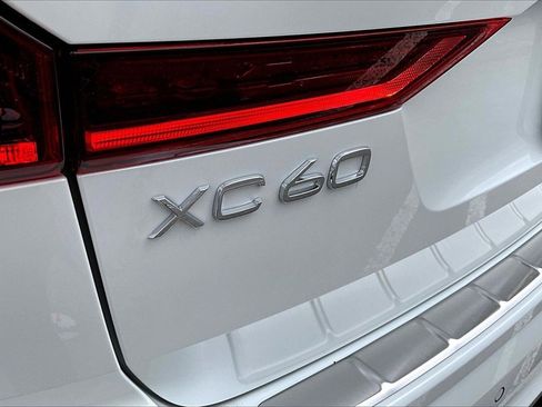 New 2026 Volvo XC60 B5 Plus w/ Protection Package Premier AWD/4WD image 8
