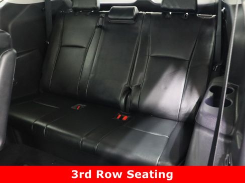 Used 2020 Toyota Highlander XLE image 34