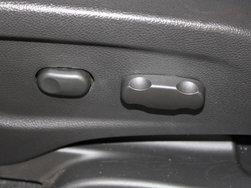 Used 2019 Buick Encore Essence image 14