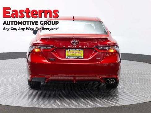 Used 2023 Toyota Camry SE FWD image 6