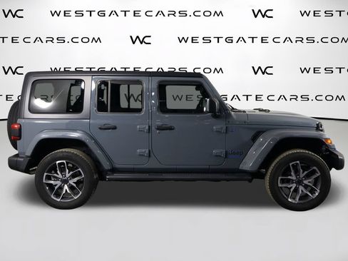 Used 2024 Jeep Wrangler Unlimited w/ Convenience Group AWD/4WD image 40