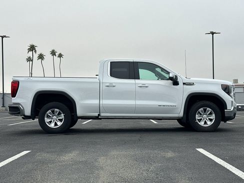 New 2025 GMC Sierra 1500 SLE w/ Preferred Package image 3