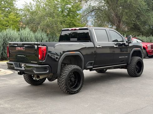 Used 2022 GMC Sierra 3500 Denali w/ Denali Black Diamond Edition AWD/4WD image 9