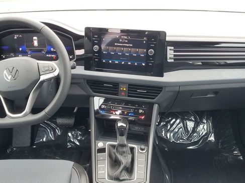 New 2025 Volkswagen Jetta SE image 25