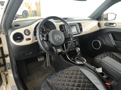 Used 2019 Volkswagen Beetle 2.0T image 18