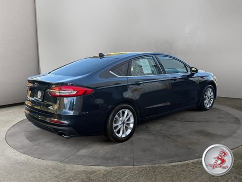 Used 2020 Ford Fusion SE image 7