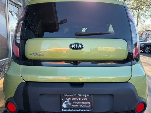 Used 2015 Kia Soul + image 4