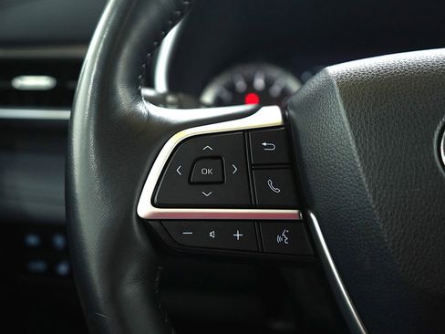 Used 2024 Toyota Highlander XLE image 30