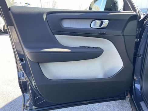 New 2026 Volvo XC40 B4 Plus w/ Protection Package Premier image 5