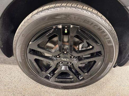 Certified 2023 Kia Telluride EX X-Line image 30