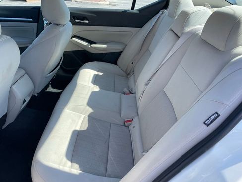 Certified 2022 Nissan Altima 2.5 SV w/ SV Premium Package image 8