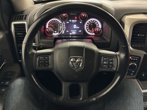Used 2020 RAM 1500 Classic SLT w/ Luxury Group image 17