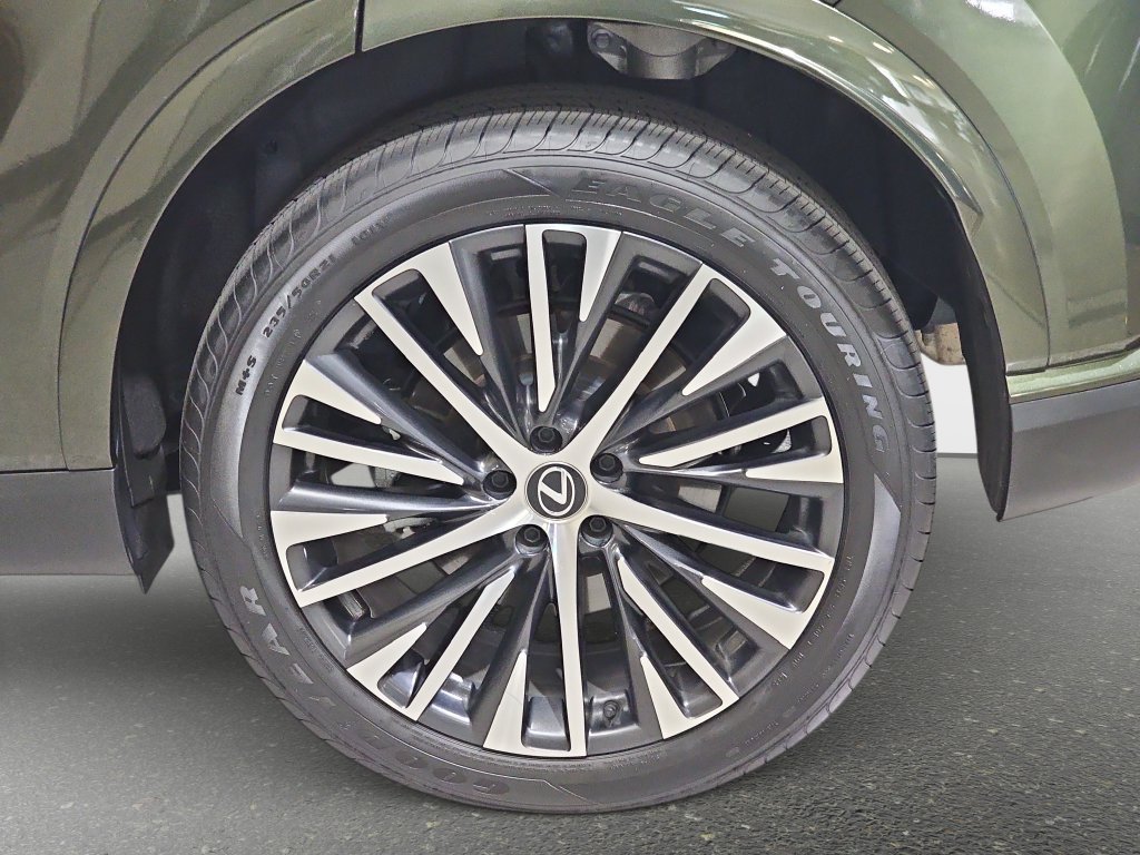 Certified 2023 Lexus RX 350 Premium Plus w/ Cold Area Package AWD/4WD image 32