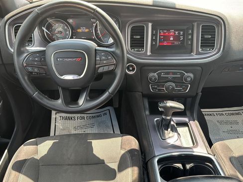 Used 2015 Dodge Charger SE w/ Power Sunroof Group AWD/4WD image 10