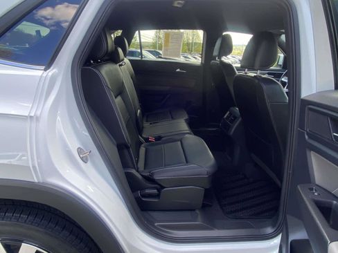 Used 2023 Volkswagen Atlas Cross Sport SE AWD/4WD image 29