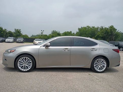 Used 2016 Lexus ES 350 w/ Luxury Package w/Wood Trim FWD image 2