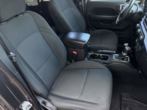 Used 2019 Jeep Wrangler Unlimited Sport S image 24