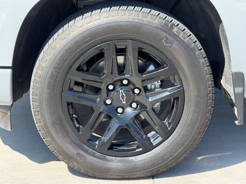 Used 2025 Chevrolet Silverado 1500 Custom RWD image 8