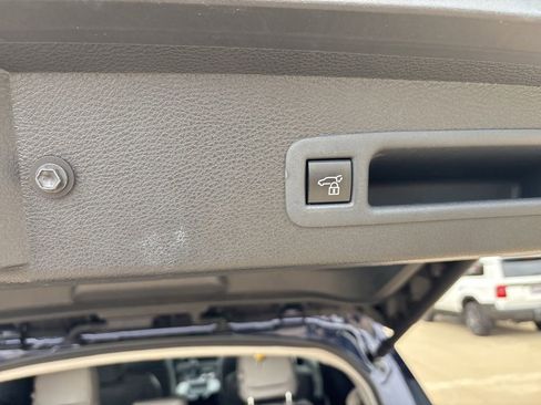 Used 2025 Toyota Sienna XLE FWD image 28