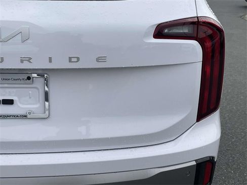 New 2025 Kia Telluride S image 11