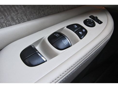 Used 2020 Nissan Murano SL w/ Moonroof Package FWD image 22