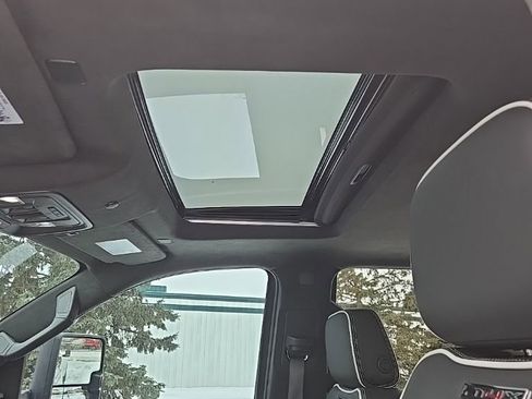 Used 2024 GMC Sierra 2500 AT4X image 11