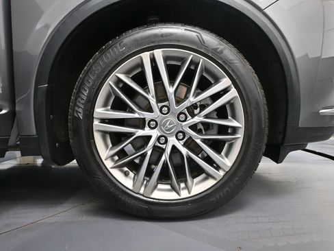 Used 2023 Acura MDX w/ Advance Package AWD/4WD image 11
