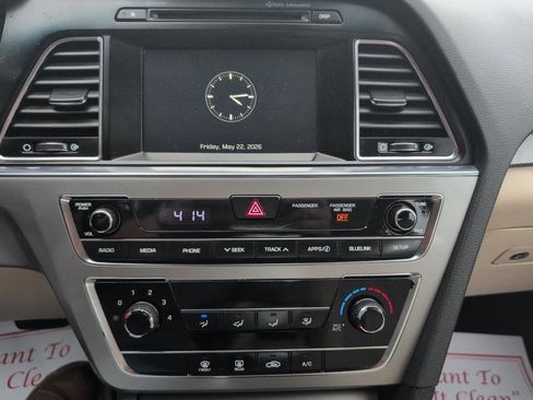 Used 2017 Hyundai Sonata SE FWD image 17