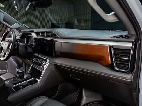 Used 2025 GMC Sierra 1500 Denali image 18