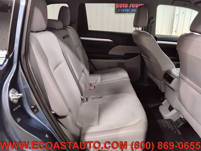 Used 2014 Toyota Highlander Plus AWD/4WD image 16