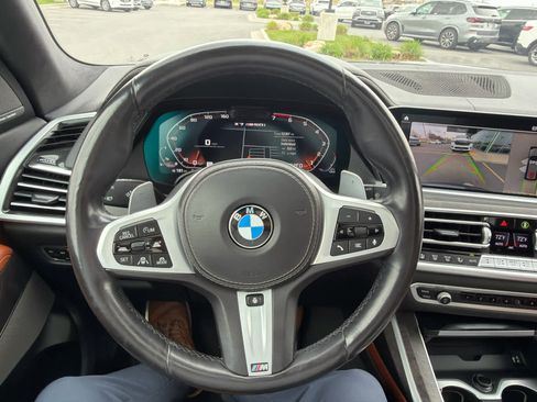 Used 2022 BMW X7 M50i image 38
