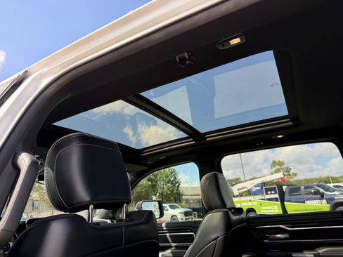 Used 2021 RAM 1500 Laramie w/ Sport Appearance Package AWD/4WD image 19