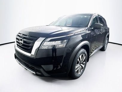 New 2025 Nissan Pathfinder SL w/ Cargo Package