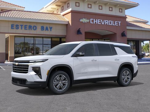 New 2026 Chevrolet Traverse LT w/ LPO, Floor Liner Package FWD image 26