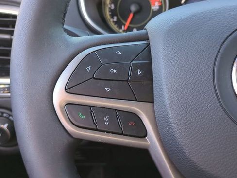 Used 2022 Jeep Cherokee Limited AWD/4WD image 25