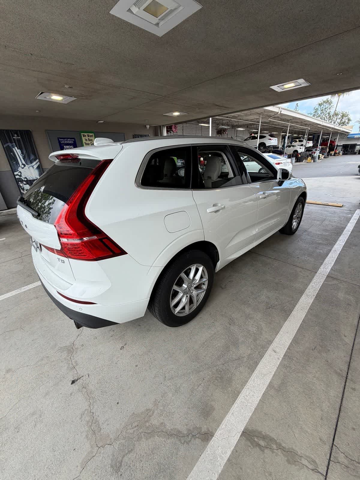 Used 2020 Volvo XC60 T5 Momentum FWD image 5
