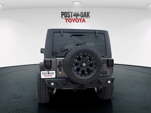 Used 2018 Jeep Wrangler Unlimited Sport S image 6