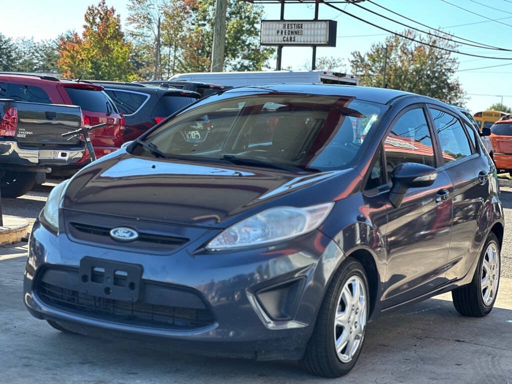 Used 2013 Ford Fiesta SE FWD image 3