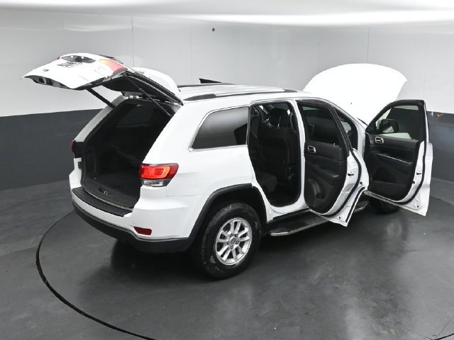 Used 2020 Jeep Grand Cherokee Laredo w/ Security & Convenience Group AWD/4WD image 58