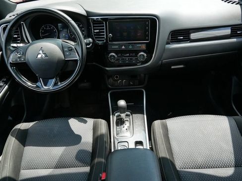Used 2018 Mitsubishi Outlander LE AWD/4WD image 13