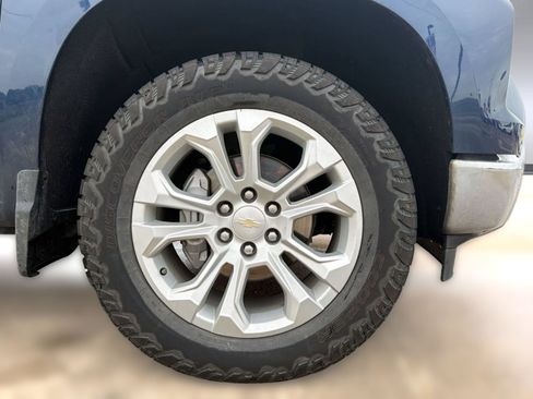 Used 2023 Chevrolet Silverado 1500 LTZ w/ LTZ Premium Package AWD/4WD image 11