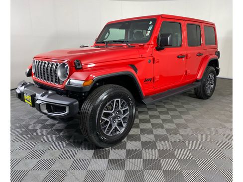 Used 2026 Jeep Wrangler Unlimited Sahara AWD/4WD image 3